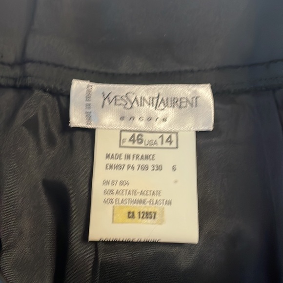 Satin pencil skirt - Picture 2 of 3